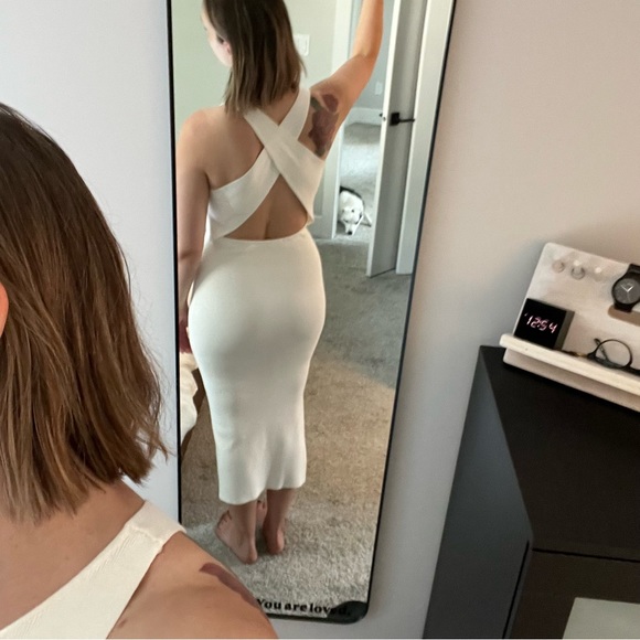 Dynamite Open Back Sweater Dress - Picture 4 of 7